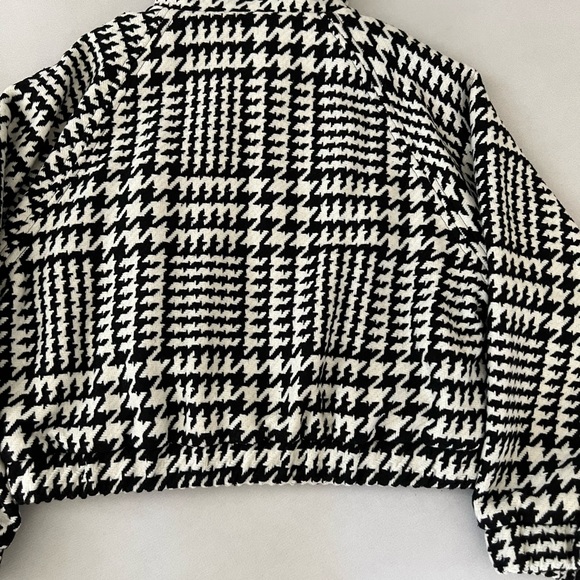 Forever 21 Houndstooth Printed Tweed Jacket - Picture 8 of 12